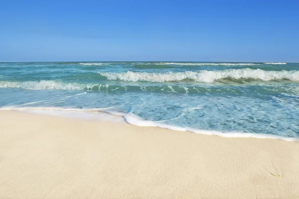 Paesaggio Marino Oceano Con Onde Sabbia Bianca — Foto Stock
