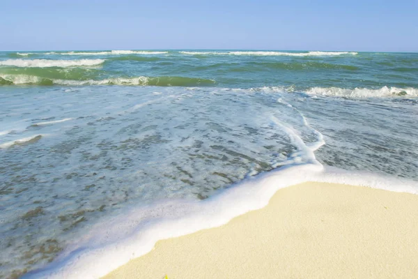 Paisagem Marinha Oceano Com Ondas Areia Branca — Fotografia de Stock