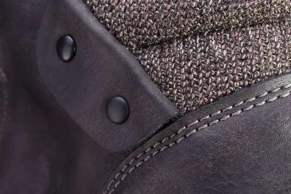 革のブーツのクローズアップの一部 革の靴の質感の断片 — ストック写真