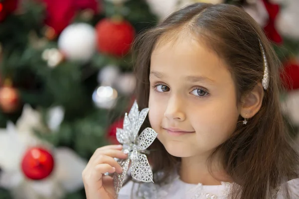 Красива Маленька Дівчинка Різдвяному Фоні — стокове фото