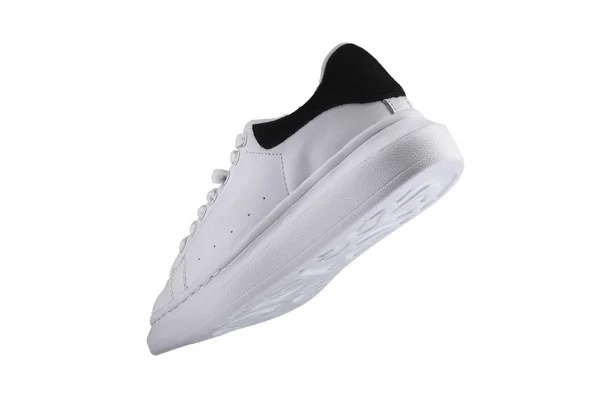 Spor Ayakkabılar Beyaz Arka Planda Siyah Aksanlı Beyaz Spor Ayakkabı — Stok fotoğraf