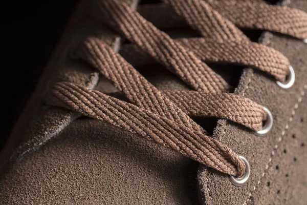 Bagian Dari Sepatu Suede Dengan Tali Sepotong Sepatu Cokelat Sepotong — Stok Foto