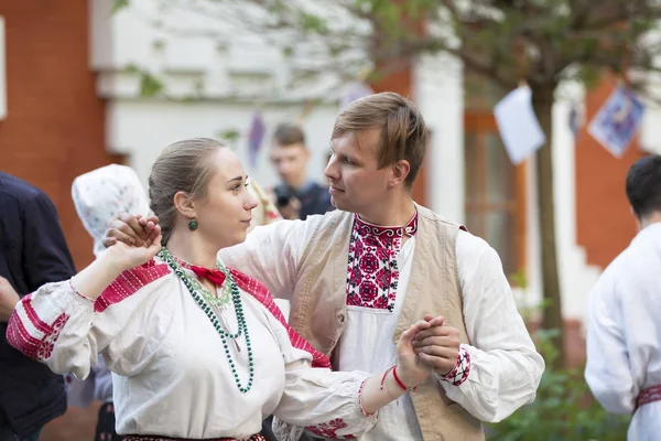 Беларусь Гомель Мая 2016 Празднование Музее Славянские Национальные Танцы Танцуют — стоковое фото