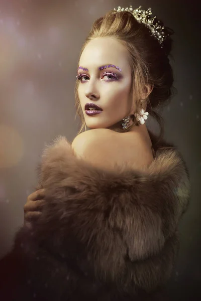 Luxurious Girl Beautiful Make Fur Coat Beauty Furs Model Bokeh — Stock Photo, Image