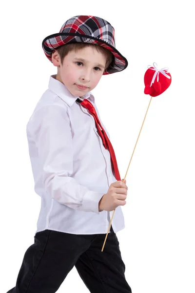 Παιδί Τον Βαλεντίνο Αγόρι Καπέλο Έχει Κόκκινη Καρδιά Όμορφο Μοντέρνο — Φωτογραφία Αρχείου