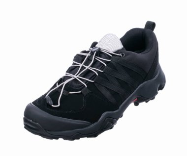 Beyaz arka planda siyah erkek ayakkabısı..