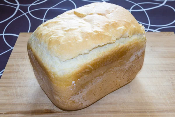 Witte Zelfgebakken Brood Het Hout Geïsoleerde Zwart Wit — Stockfoto