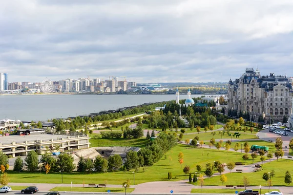 Panorama of Kazan city center across the Kazanka River. Kazan, T — Stock Photo, Image