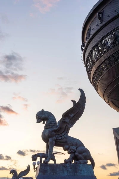 The sculpture female of winged snow leopard (Ak Bars, Aq Bars) w — Stock Photo, Image