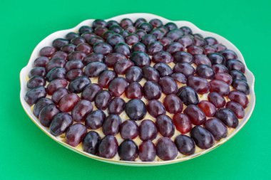 Üzüm, tavuk ve che ile efsanevi Tiffany katmanlı salata