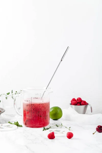 Wassermelone und Erdbeerlimonade — Stockfoto