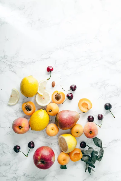 Fresh raw summer fruits — Stock Photo, Image