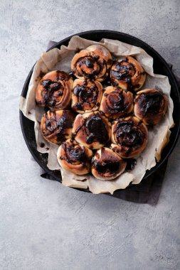 Krem çikolata ile Cinnabon buns