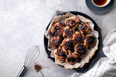 Krem çikolata ile Cinnabon buns