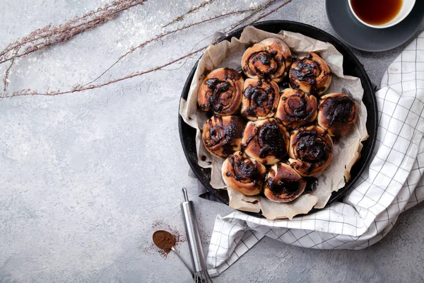 Panini di Cinnabon con crema al cioccolato — Foto Stock