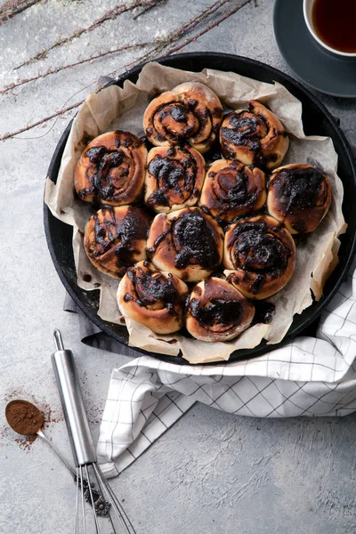 Krem çikolata ile Cinnabon buns