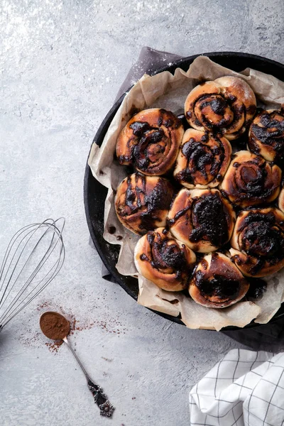 Krem çikolata ile Cinnabon buns