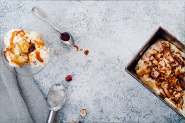 Snickers dondurma cam kase 