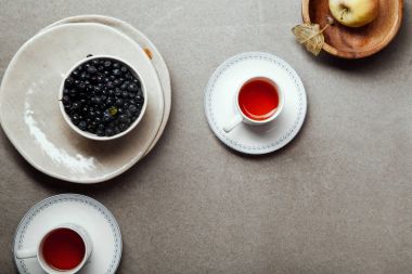 Çay ve pasta malzemeler