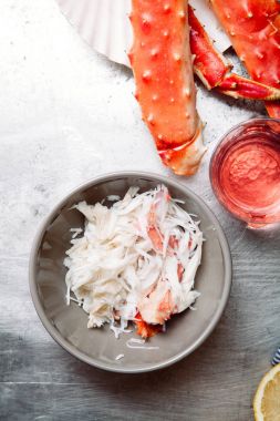 Yengeç falanks aioli sos ile