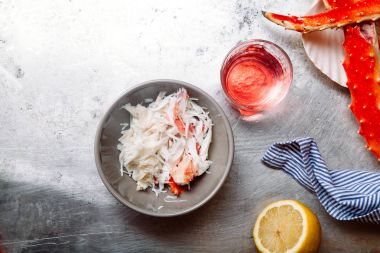 Yengeç falanks aioli sos ile