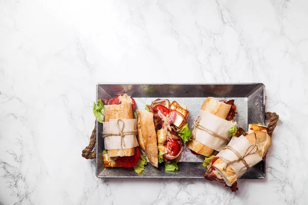 Bahn-mi baget sandviç tarz