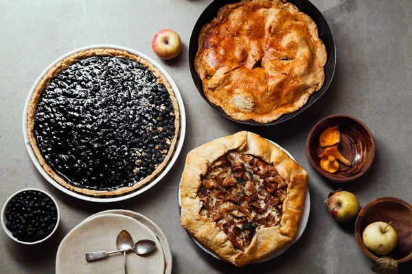 Vielfalt an traditionellen Herbstkuchen — Stockfoto