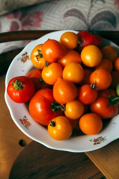 Tomates orgânicos frescos — Fotografia de Stock