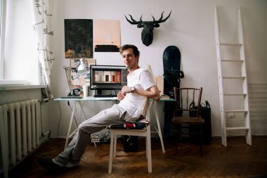 İç tasarımcı çalışma serbest evde