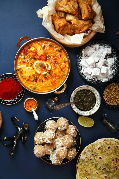 ディワリ祭休日にインド料理 — ストック写真