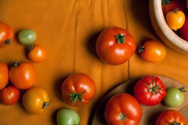 Tablo taze organik domates