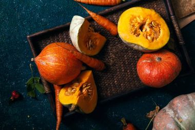 Sonbahar kabaklar rustik kompozisyon