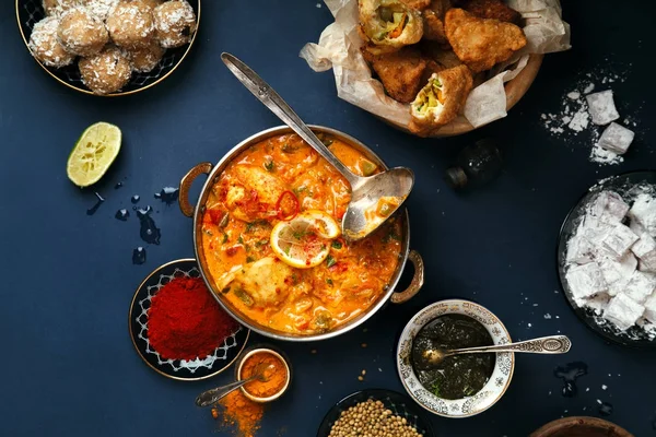 Indian cuisine on diwali holiday — Stock Photo, Image