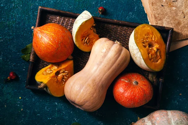 Sonbahar kabaklar rustik kompozisyon