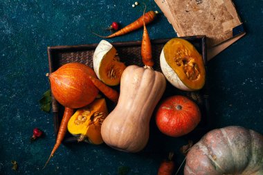 Sonbahar kabaklar rustik kompozisyon