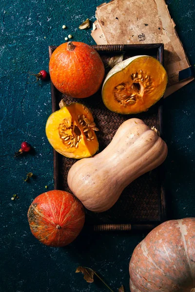 Sonbahar kabaklar rustik kompozisyon