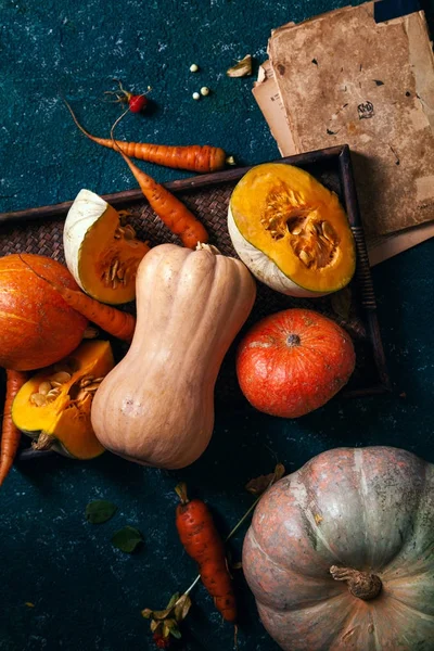 Sonbahar kabaklar rustik kompozisyon