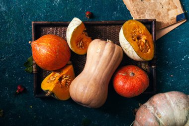 Sonbahar kabaklar rustik kompozisyon