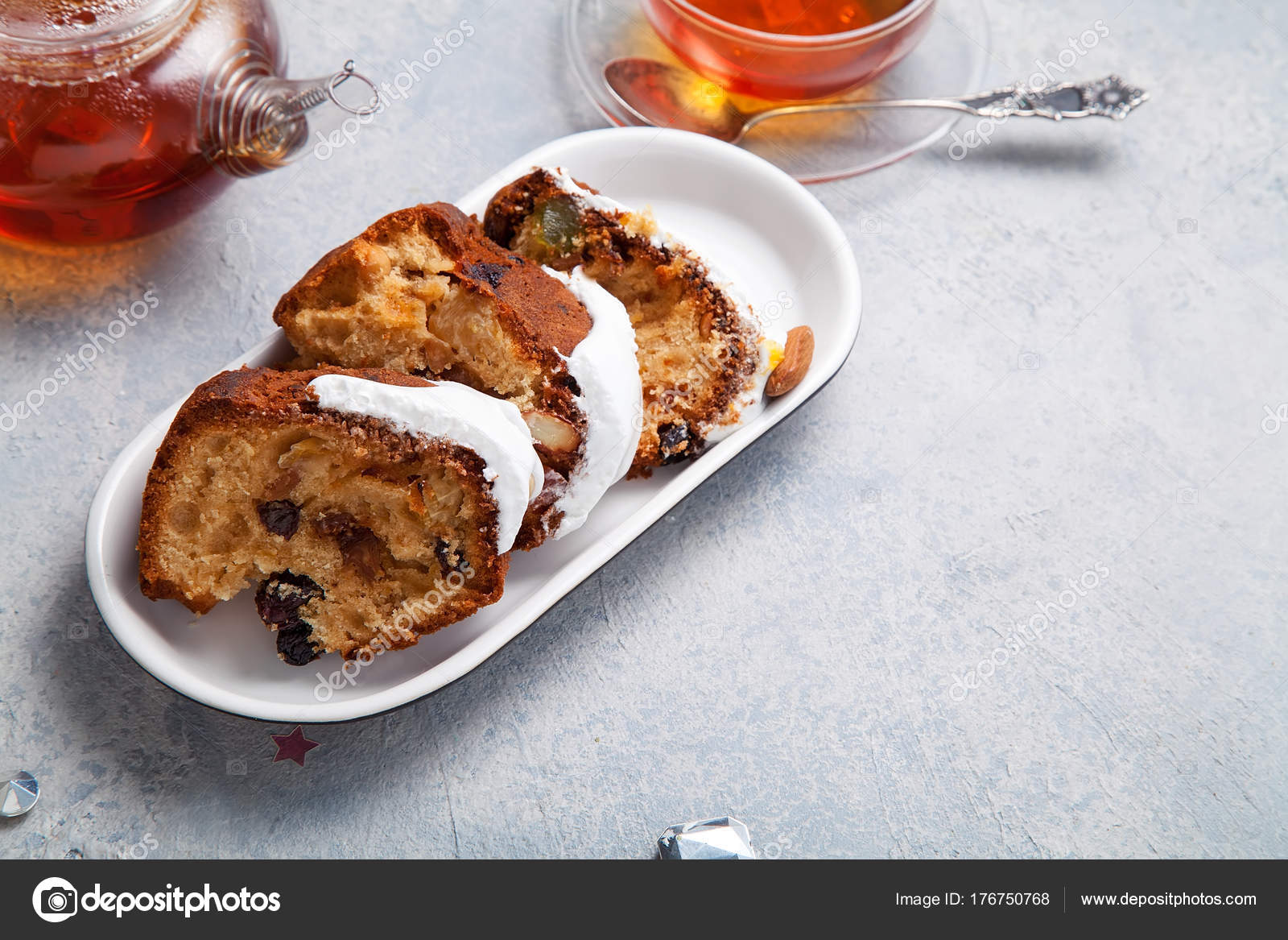 cake met gedroogde vruchten cake met gedroogde vruchten