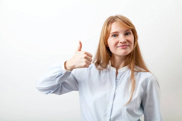 Studio Portret Van Vrij Rood Headed Dame Gekleed Een Casual — Stockfoto