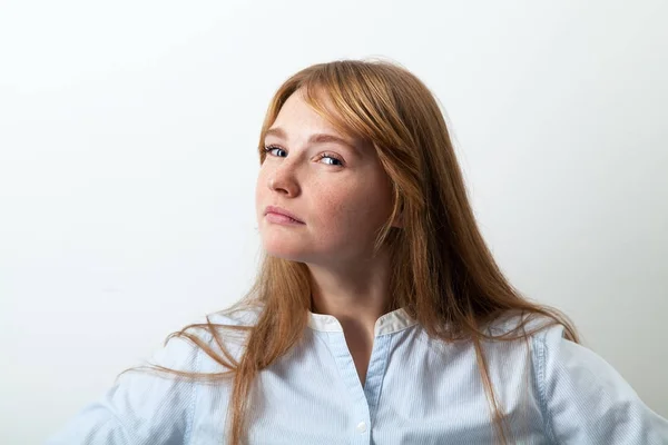 Young European Lady Red Hair White Skin Freckles Suspiciously Looking — Stock Photo, Image