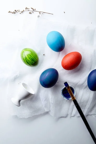 Colección Huevos Coloridos Pintados Textil Blanco Concepto Vacaciones Pascua — Foto de Stock