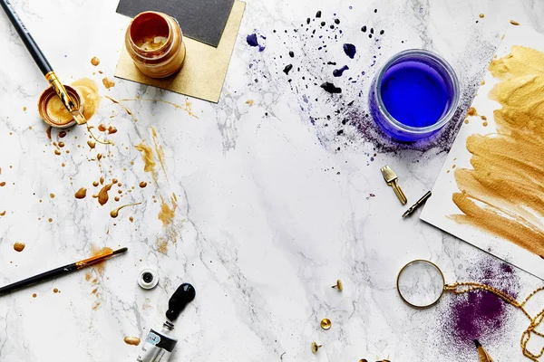 Boya Fırçaları Renkli Sıçramalarına Sanatçılar Işyeri — Stok fotoğraf
