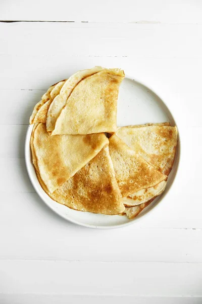 Pannkakor Vit Platta Träbord — Stockfoto