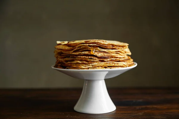 Carrinho Bolo Branco Com Bolo Crepes Geléia Laranja Com Mel — Fotografia de Stock