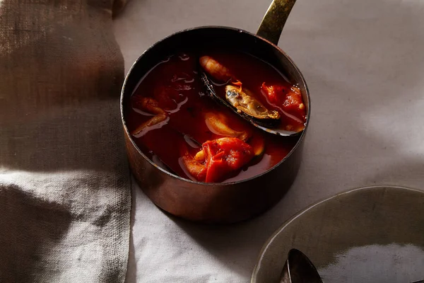 Traditional Mediterranean Soup Bouillabaisse Mussels Shrimps Tomatoes Fish Broth Served — Stock Photo, Image