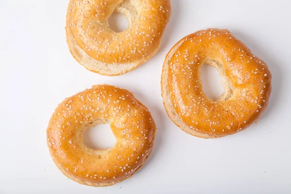 Fresh Baked Bagel Buns Sesame Seeds White Background Pre Cut — Stock Photo, Image