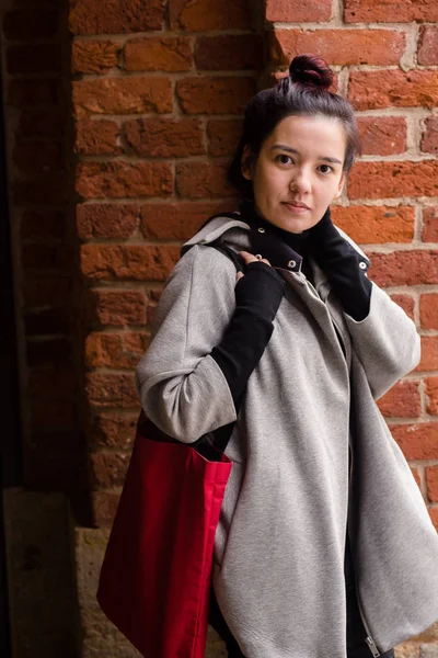 Image Young Beautiful Female Model Mixed Race Standing Next Brick — Stock Photo, Image