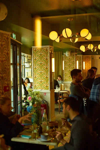 Paris França Novembro 2019 Vista Interior Acolhedor Restaurante Italiano — Fotografia de Stock