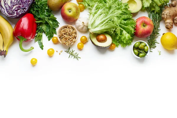 Υγιεινά Ωμά Βιολογικά Λαχανικά Βότανα Και Λαχανάκια Φρούτα Λευκό Ξύλινο — Φωτογραφία Αρχείου